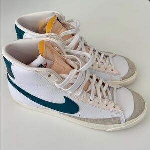 Nike Blazer Mid 77 Vintage White Green Leather Sneakers